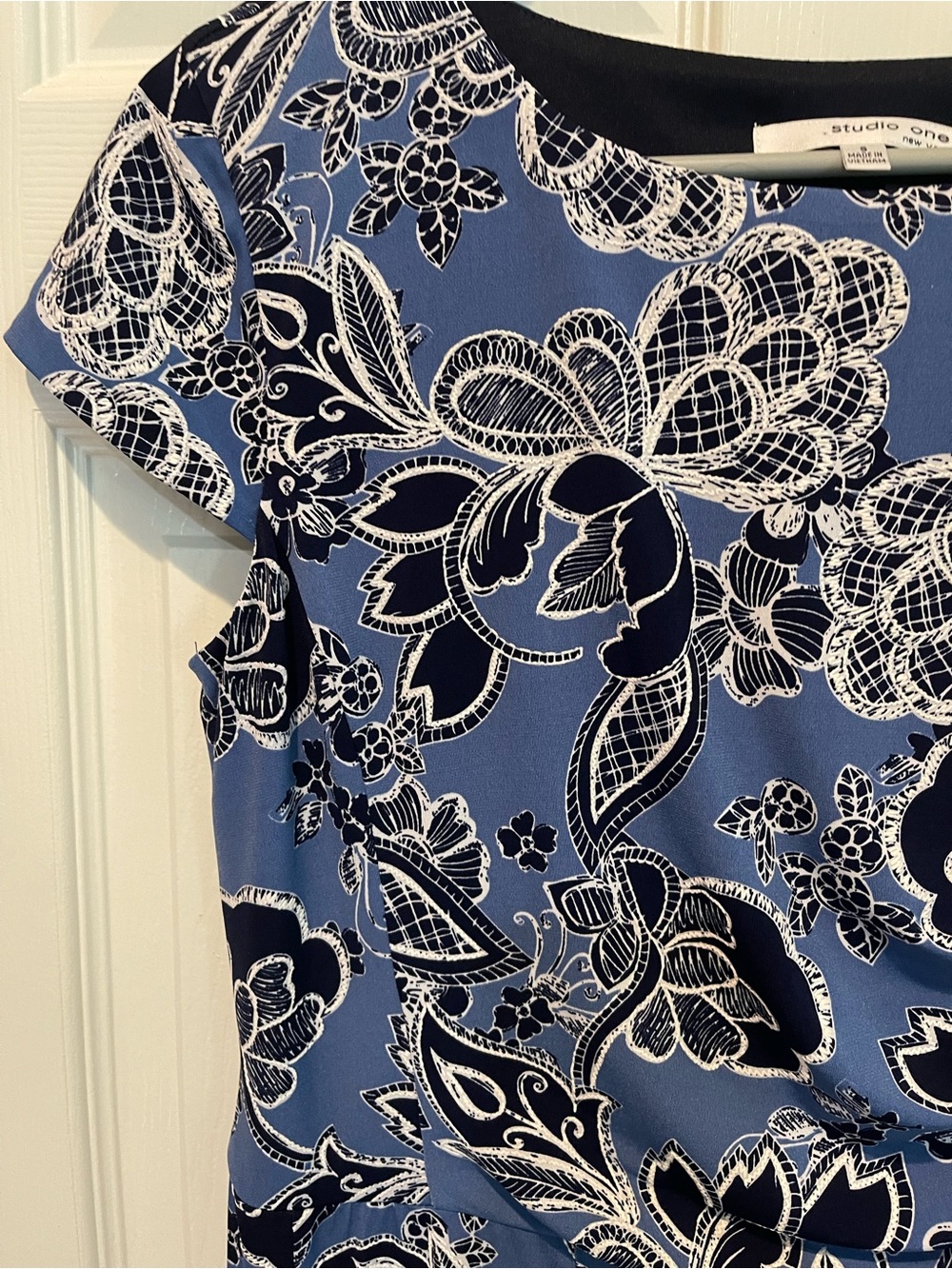 Studio One Navy, Blue, and White Floral Midi Dress Small with Stretch - Picture 7 of 16